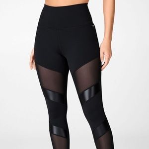 Offers?✨Fabletics High-Waisted Powerhold Leggings